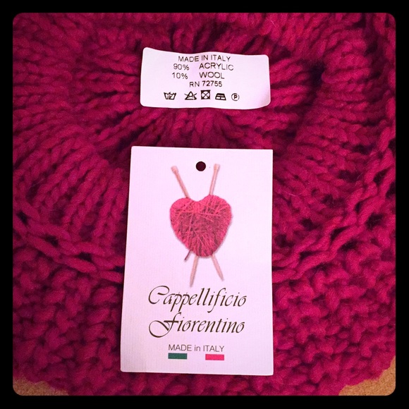 ONLY 1! Red Knit Beanie/Beret - Picture 8 of 8